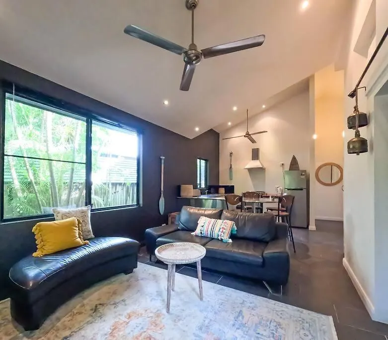 Villa Makilaki Ulysses Machans Beach Cairns