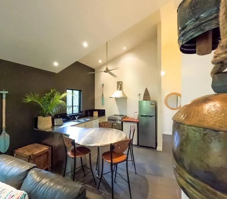 Makilaki Ulysses Machans Beach Cairns Villa