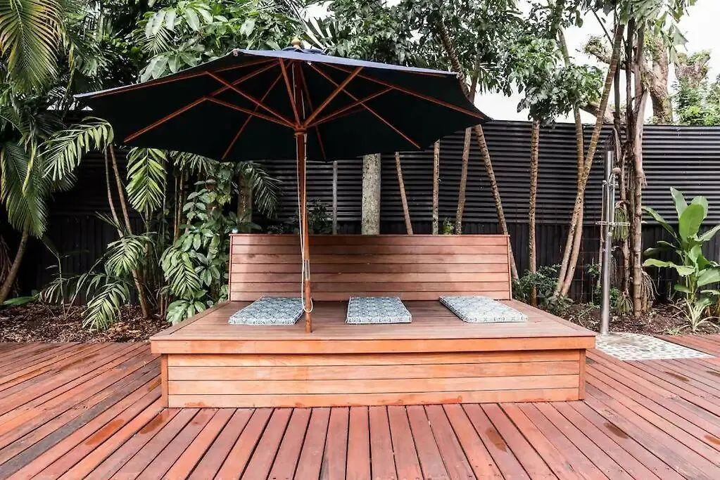 Villa Makilaki Ulysses Machans Beach Cairns